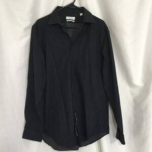 Calvin Klein Dotted Button Down (H5)